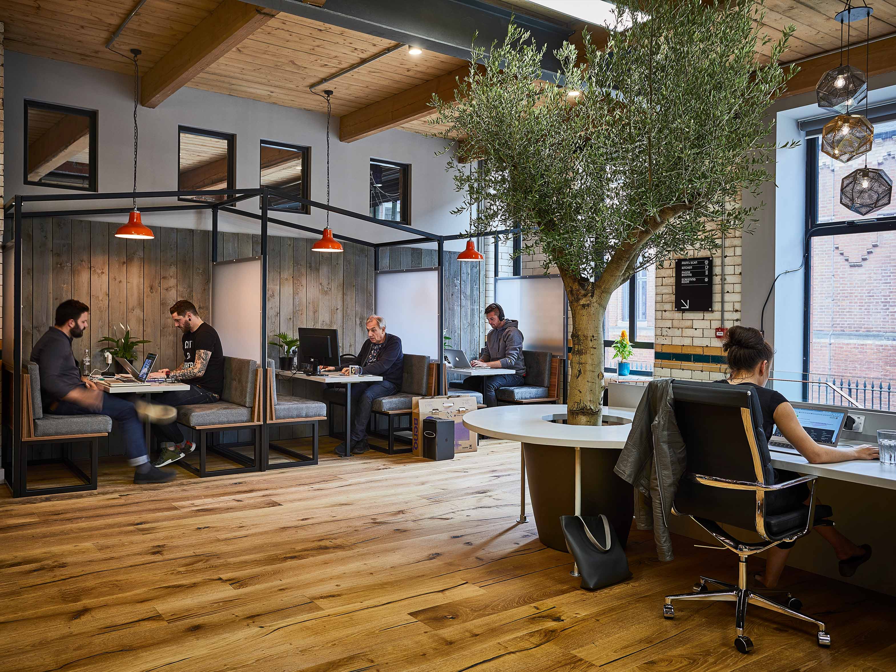 Colony Co-Working – Floating Desk